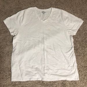 Men’s Old Navy v-neck t-shirt